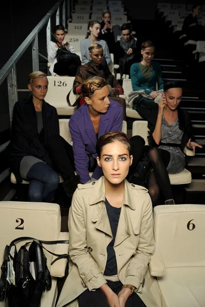 Look 15